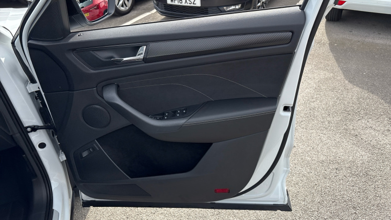 Skoda Kodiaq 1.5 TSI Sport Line 5dr DSG [7 Seat] Petrol Estate